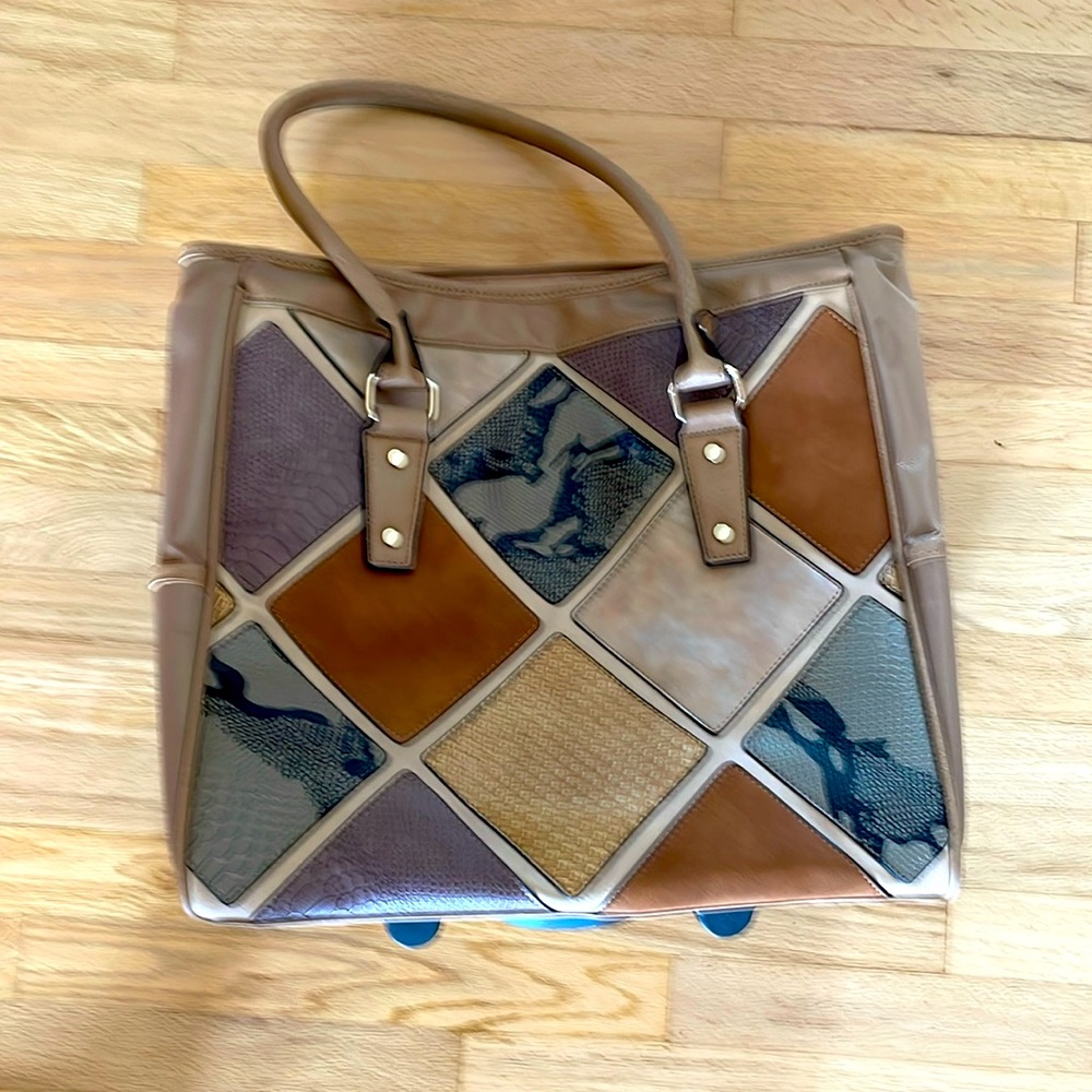 Wheeled tote